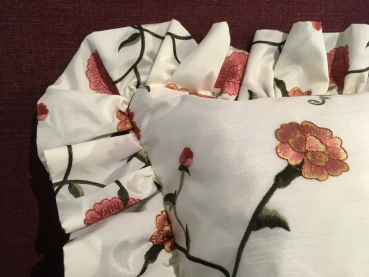 Preview: Rechteck-Zierkissen mit Volang