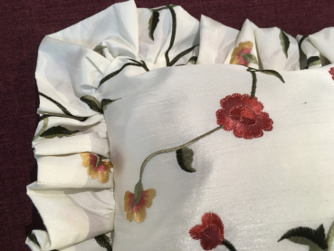 Preview: Zierkissen mit Volang