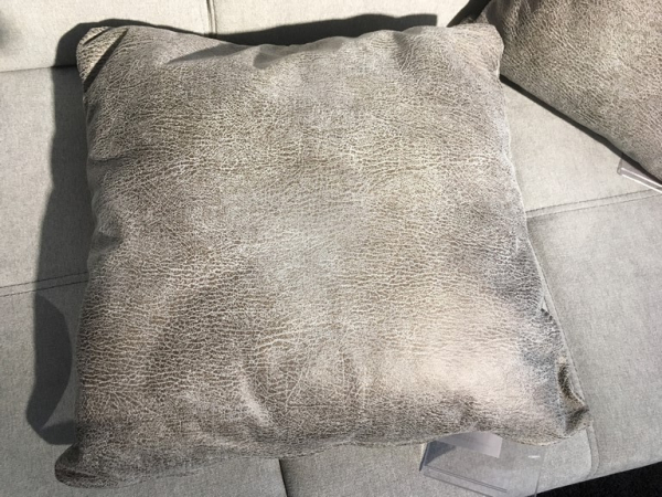 2 Zierkissen ZIG-ZAG + 1 Rollenkissen