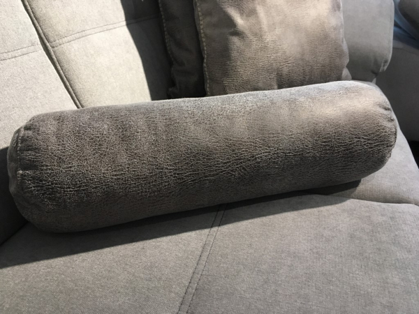 2 Zierkissen ZIG-ZAG + 1 Rollenkissen