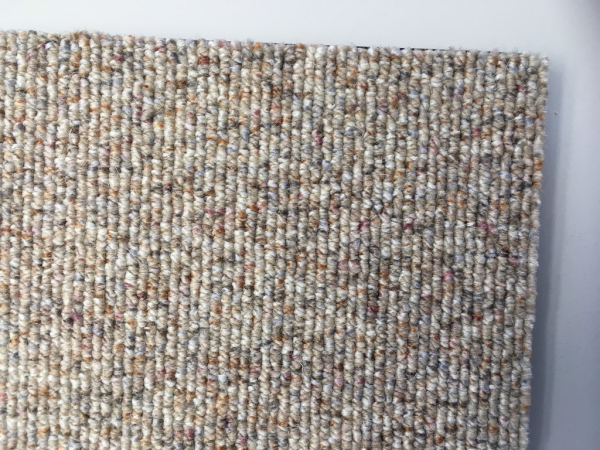 Kent IV braun 400cm (1m2 = CHF 49.50)